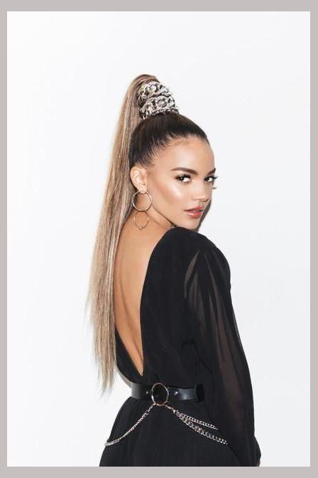 Leslie Grace